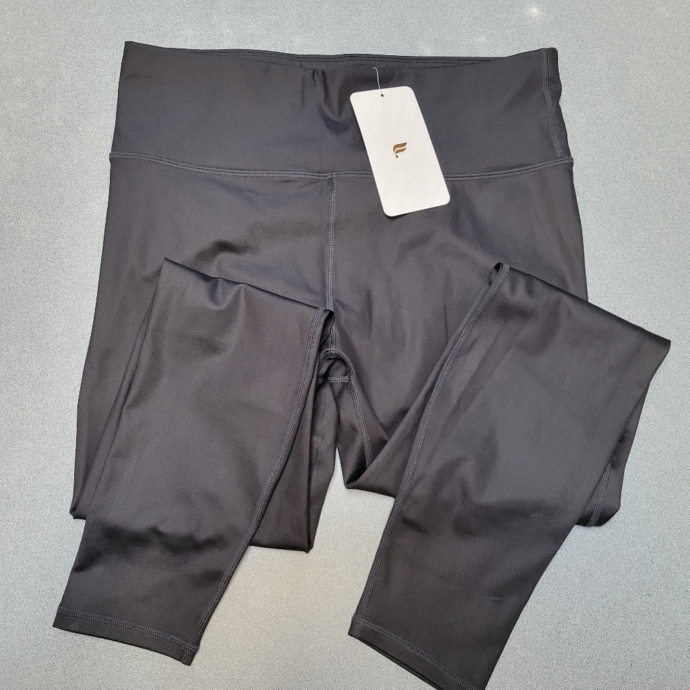 Fabletics High-waisted Ultracool Leggings 7/8 L/10